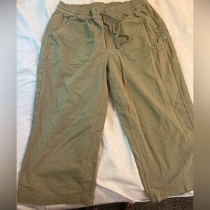 Women’s size 18 athleta crop pants
